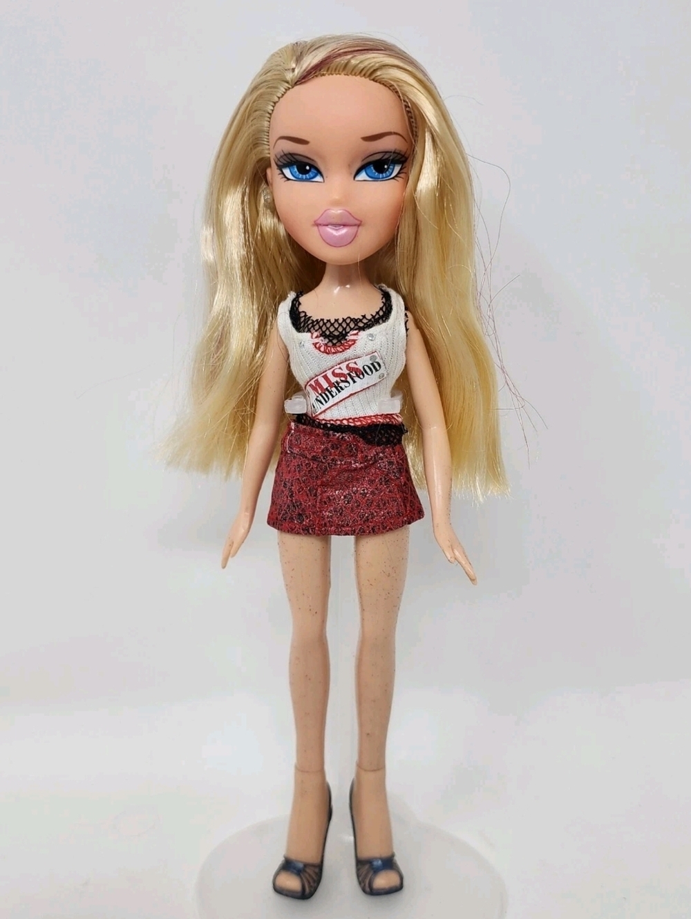 MGA Bratz Cloe Doll W/ Red Streaks Pink Lips Blonde Brats Brat Pretty